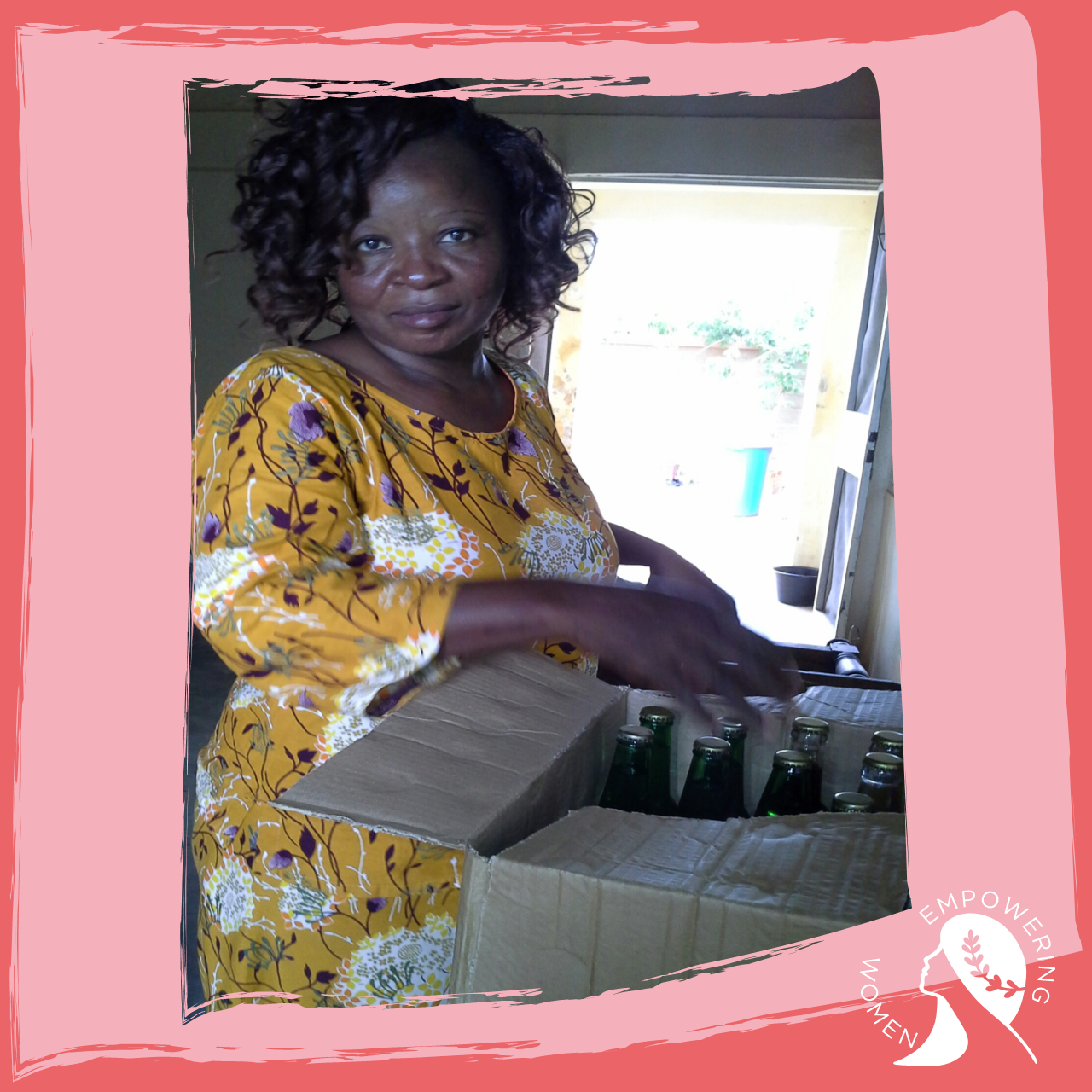 "Thank you to L'Occitane for its support. For us women who find it difficult to gain the trust of financial institutions, this type of project takes a big thorn out of our side because it allows us to launch, relaunch and/or revitalize our business and to have more notoriety and credibility." Viviane Tiendrebeogo, winner of the small/MEBF prize (Maison de l'entreprise).