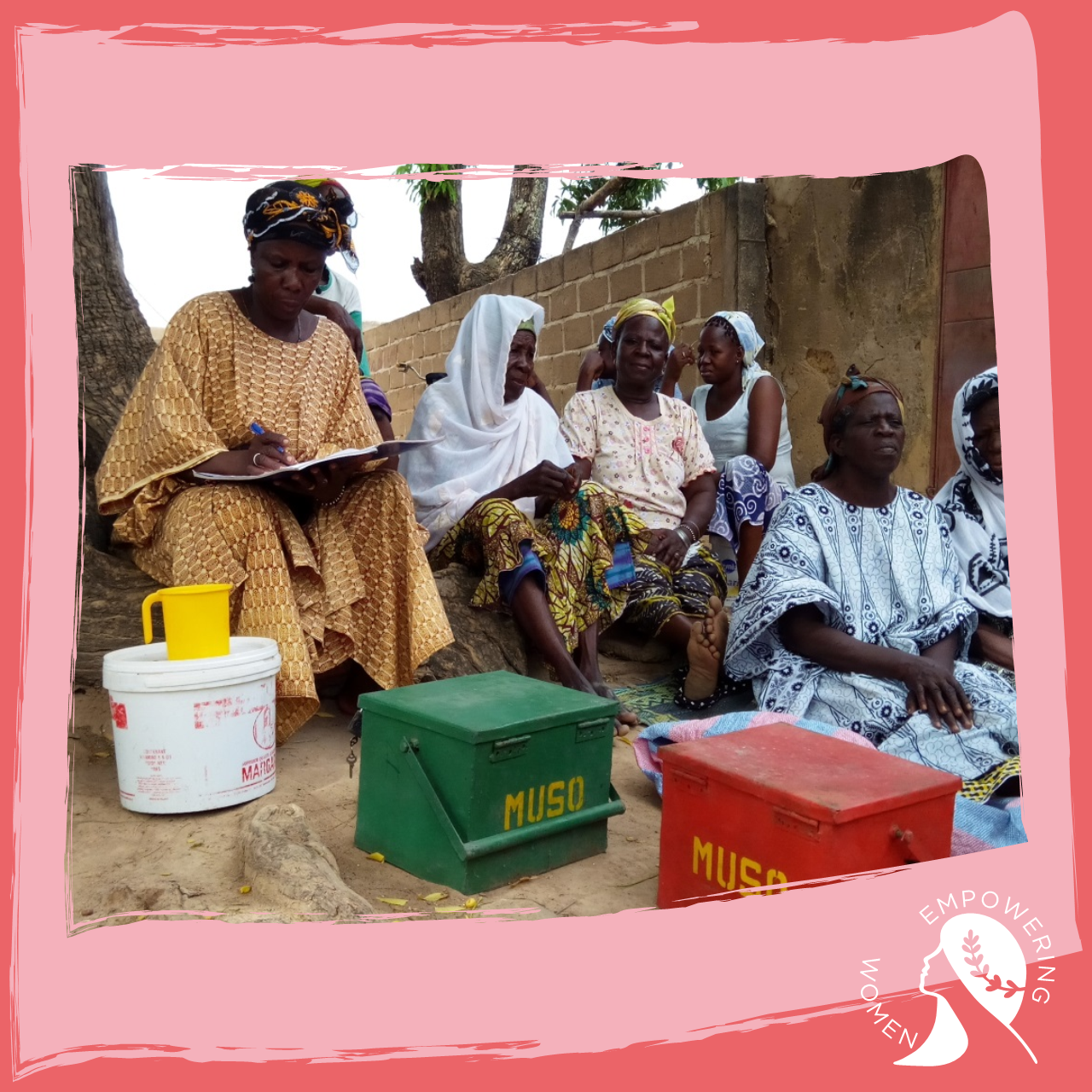 Since 2009, the Foundation has supported the social microfinance project of the NGO Entrepreneurs du Monde. This project provides rural women with adapted loans and training on socio-economic issues. More than 24,000 women have benefited from this project.